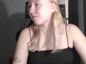 Lenorra Chaturbate stream image from February 17, 2025