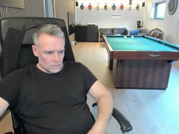 Skoorb80 Chaturbate stream image from February 17, 2025