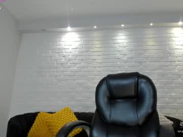 Eloisaolivero Chaturbate stream image from February 17, 2025