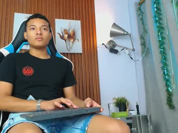 Jeik_07 Chaturbate stream image from February 17, 2025