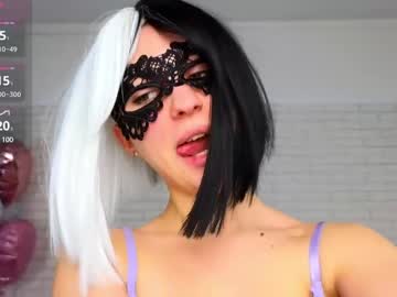 Liliamoonn Chaturbate stream image from February 17, 2025