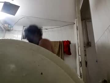Girllovelove95 Chaturbate stream image from February 17, 2025