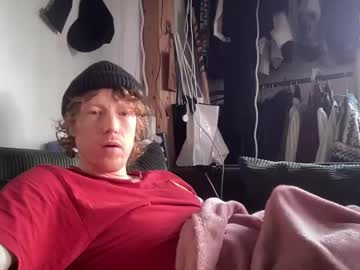 Lilginge1 Chaturbate stream image from February 17, 2025