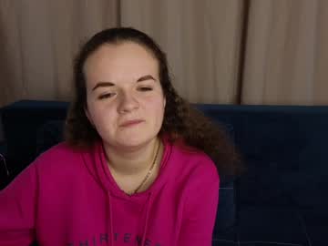 Luisa_Rosee Chaturbate stream image from February 17, 2025