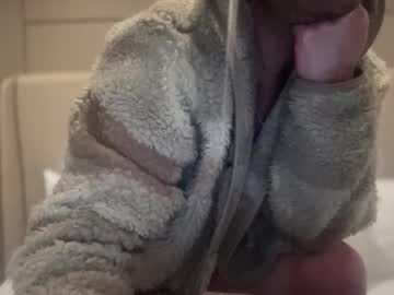 Maxcastlebigland Chaturbate stream image from February 17, 2025