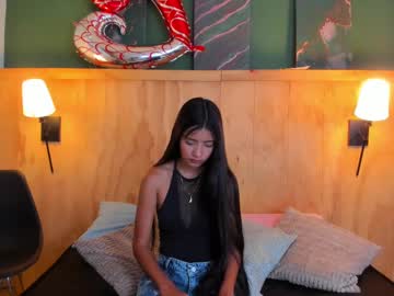 Violeta_Bee Chaturbate stream image from February 17, 2025
