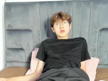 Boleyn_Lovell Chaturbate stream image from February 17, 2025