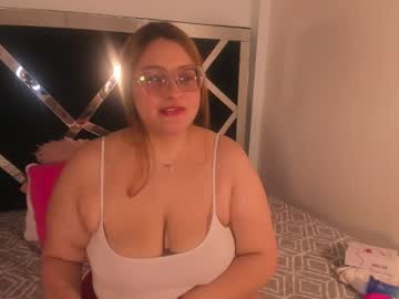 Elenacollins Chaturbate stream image from February 17, 2025