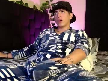 Lylebennett_ Chaturbate stream image from February 17, 2025