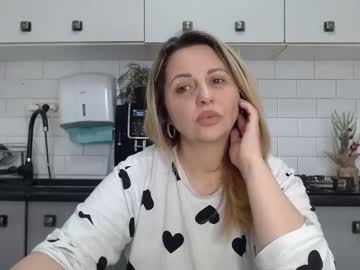 Mojjo_Erika Chaturbate stream image from February 17, 2025