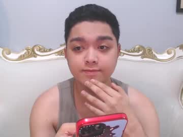 Bigshowforyouxx Chaturbate stream image from February 17, 2025