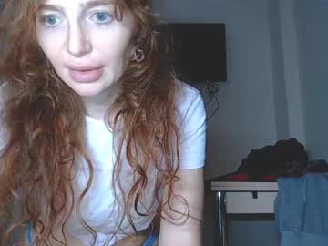 Kira_Foxy_ Chaturbate stream image from February 17, 2025