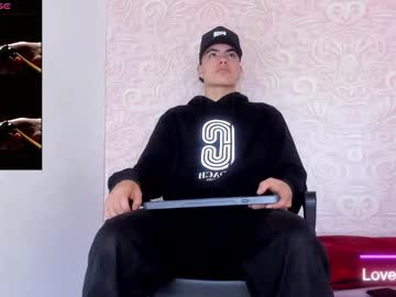 Willtreinor Chaturbate stream image from February 17, 2025