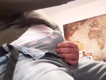 Andrecool979 Chaturbate stream image from February 17, 2025