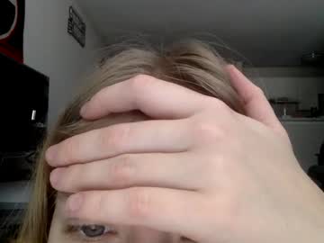 Blondiebae1 Chaturbate stream image from February 17, 2025