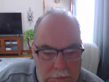 Earl52 Chaturbate stream image from February 17, 2025