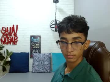 Martin_Linares Chaturbate stream image from February 17, 2025