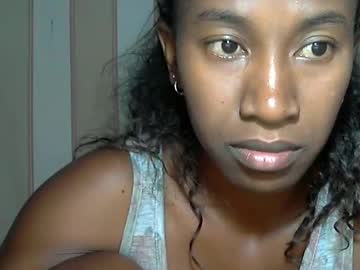 Minouch211907 Chaturbate stream image from February 17, 2025