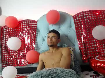 Tayron_Bbc Chaturbate stream image from February 17, 2025