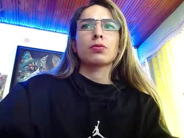 Niki_1998 Chaturbate stream image from February 17, 2025