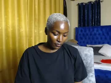 Prettyquee Chaturbate stream image from February 17, 2025