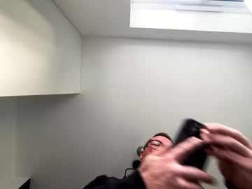 Sharksboy16 Chaturbate stream image from February 17, 2025