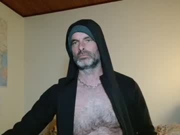 19djulia Chaturbate stream image from February 17, 2025