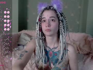 Anuskatz Chaturbate stream image from February 17, 2025
