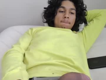 Gabriellgonzalezzz Chaturbate stream image from February 17, 2025