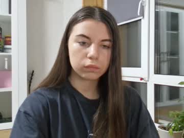 Littlebarbie044 Chaturbate stream image from February 17, 2025