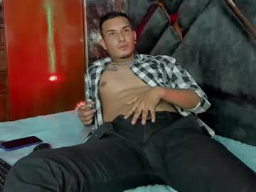 Izan_13 Chaturbate stream image from February 17, 2025
