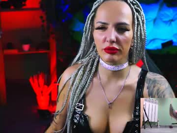 Monicamaxwel Chaturbate stream image from February 17, 2025