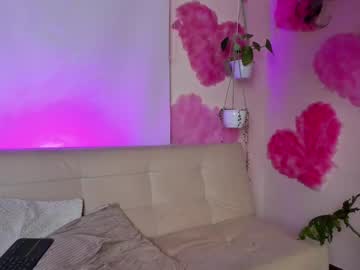 Roselinedior Chaturbate stream image from February 17, 2025