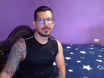 Brownandpanda Chaturbate stream image from February 17, 2025
