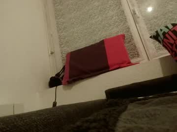 Emilly_Elli Chaturbate stream image from February 17, 2025