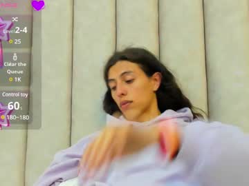 Freyamoller Chaturbate stream image from February 17, 2025