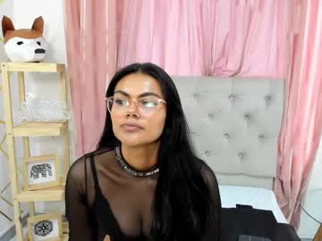 Amber_Bond Chaturbate stream image from February 17, 2025