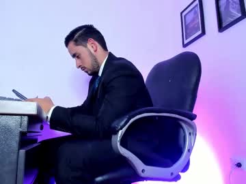 Fuckerwate Chaturbate stream image from February 17, 2025