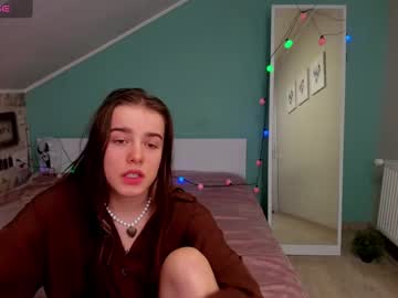 Shelyymoon Chaturbate stream image from February 17, 2025