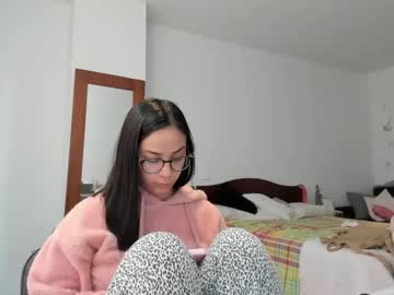 Sofiax2_ Chaturbate stream image from February 17, 2025
