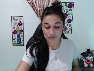 Alyssaxr Chaturbate stream image from February 17, 2025