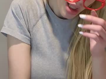 Juliejuliette Chaturbate stream image from February 17, 2025