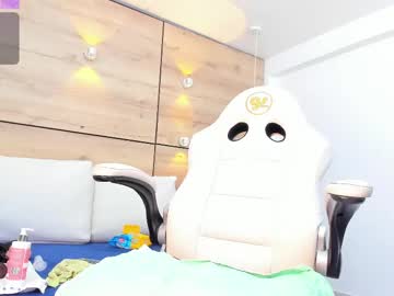 Martina_Touss Chaturbate stream image from February 17, 2025