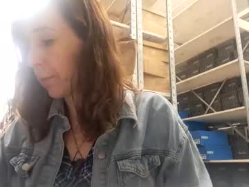 Milfqueen831 Chaturbate stream image from February 17, 2025