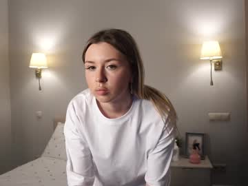 Elenecooling Chaturbate stream image from February 17, 2025