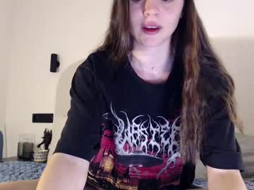 Miley_K18 Chaturbate stream image from February 17, 2025