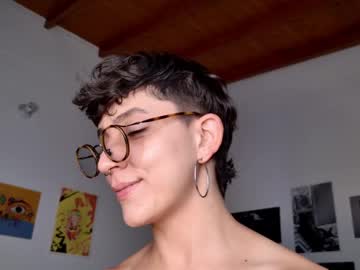 Simone_4201 Chaturbate stream image from February 17, 2025