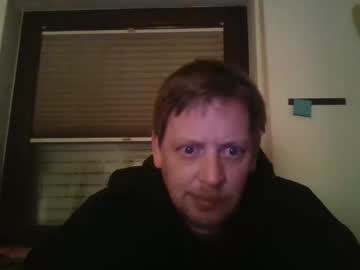 Blonde32m Chaturbate stream image from February 17, 2025