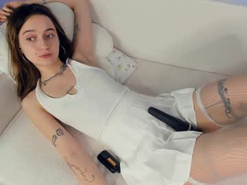 Feral_Bery Chaturbate stream image from February 17, 2025