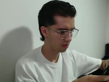 Juanboytw Chaturbate stream image from February 17, 2025